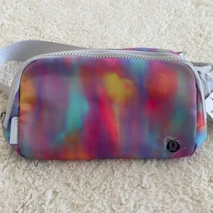 ❤️ Lululemon Everywhere Belt Bag in Prism Wash Print Multi/Vapor NWT